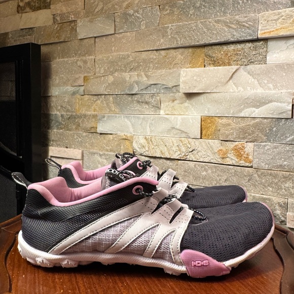 Woman’s Sz 7 Body Glove Purple Blue Water Beach Pool Shoes EUC - Picture 3 of 7